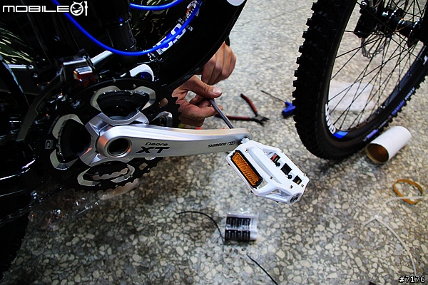 2011 GIANT Trance X2 開箱文 （圖多）2010/12/16 新增爆亮頭燈！2011/03/19 新增GARMIN EDGE 800!