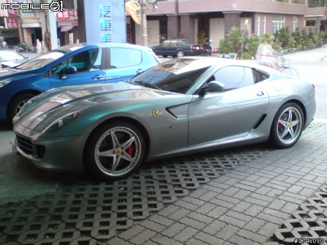 感謝天!  終於遇見法拉利599GTB HGTE  加  California