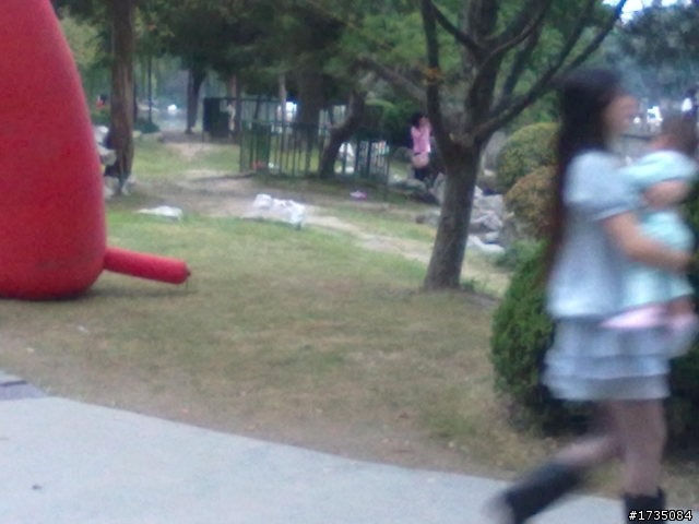 今天出去玩,看到一位老先生的書法,以及幾張正妹的圖