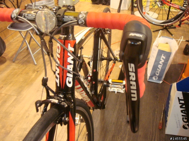 分享圖～我的第一台公路車2011年 GIANT TCR COMPOSITE SRAM APEX