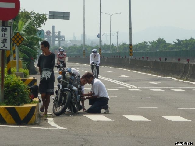 2010 西濱極限挑戰 400K - 風情海岸前加油站 約11:1X am