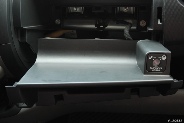 08 Daihatsu Sirion加裝冷氣濾網