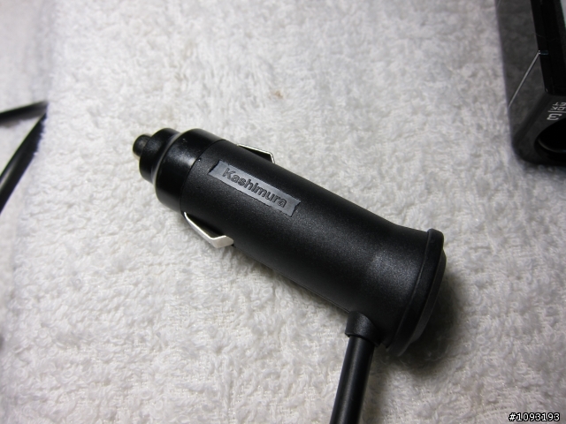 [開箱]日本KASHIMURA KX-122 USB 車用三孔插座附開關