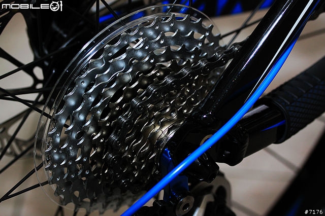 2011 GIANT Trance X2 開箱文 （圖多）2010/12/16 新增爆亮頭燈！2011/03/19 新增GARMIN EDGE 800!