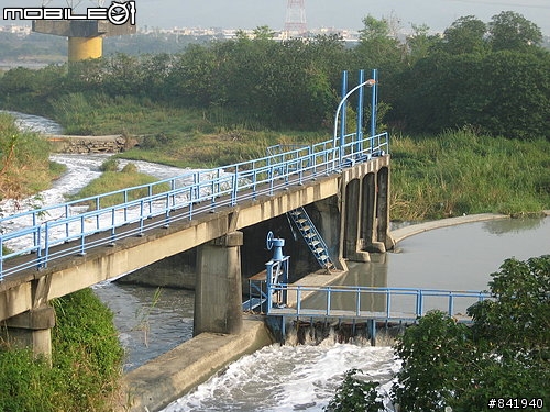 2008卡玟基颱風的雨量VS大肚攔河堰