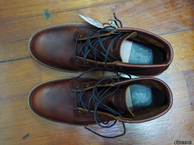 今天拿到 Chippewa 97062 可是沒鞋墊 還露出釘子