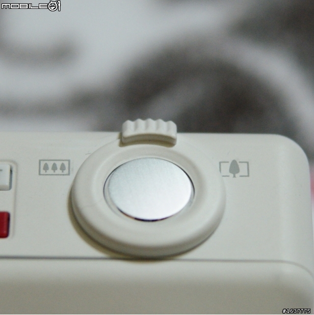 [開箱] 玩回底片機~我的喬巴機-FUJIFILM CLASSICA white