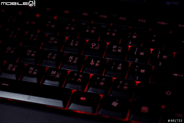 四季都讓手吹電風～曜越電競鍵盤 CHALLENGER 實測分享