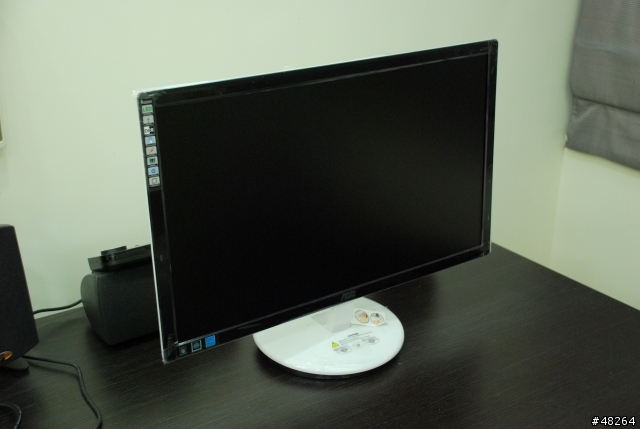 [開箱] 世界最薄23吋電腦螢幕 AOC e2343F