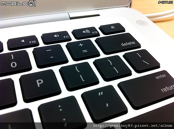 [蘋果試玩記]11" mac air試玩&比較