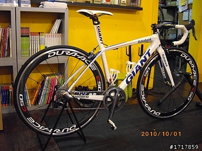 [開箱分享文] 2011 Giant TCR Adv SL Rabobank ISP，有興趣的人請參考