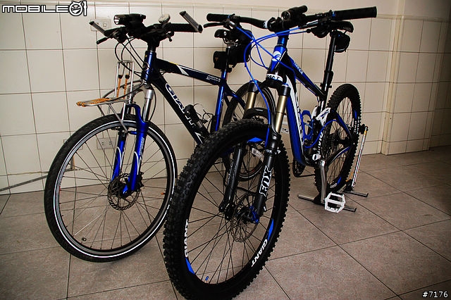 2011 GIANT Trance X2 開箱文 （圖多）2010/12/16 新增爆亮頭燈！2011/03/19 新增GARMIN EDGE 800!
