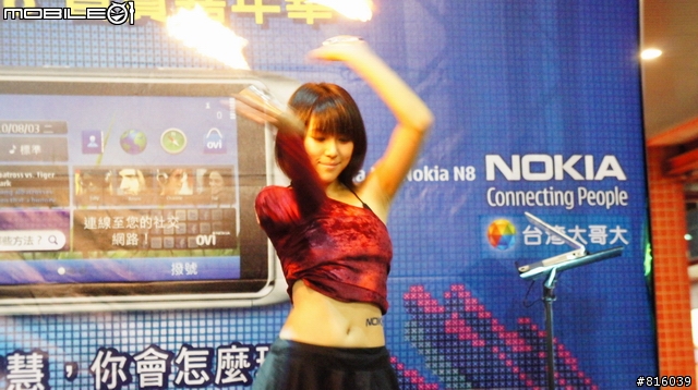 [採訪] NOKIA N8台北信義威秀噴火首賣會！