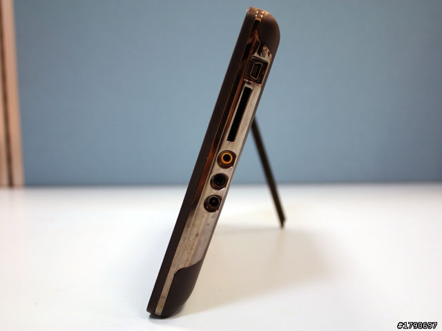 火熱新產品!! JCMatthew 8.9" HD 可攜式多媒體播放器