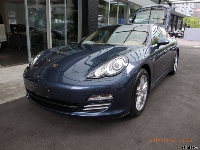幫朋友簡易開箱 PANAMERA 4S
