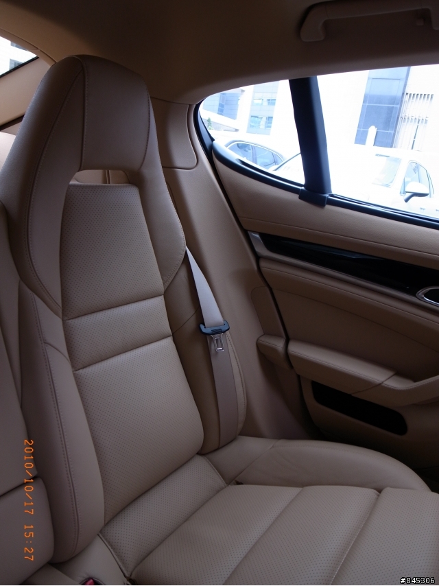 幫朋友簡易開箱 PANAMERA 4S