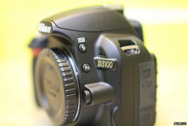 Nikon D3100 只有機身啥也沒有的開箱，加映與D3000相比
