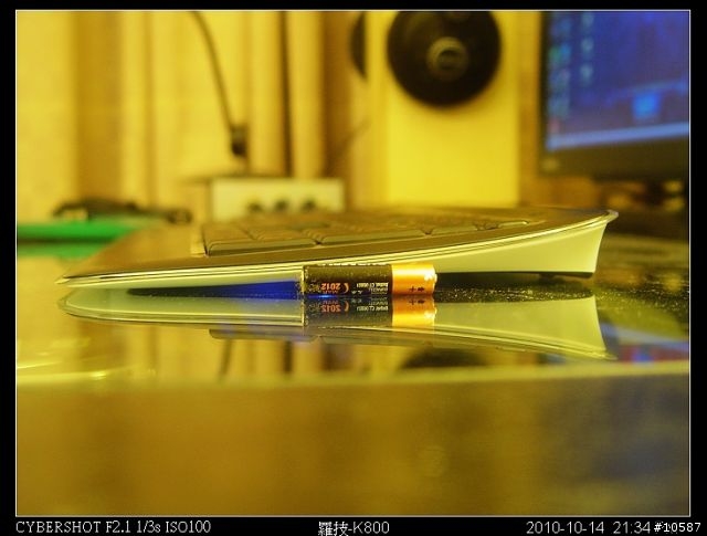 羅技無線炫光鍵盤K800-黑暗中躍動指尖的精靈