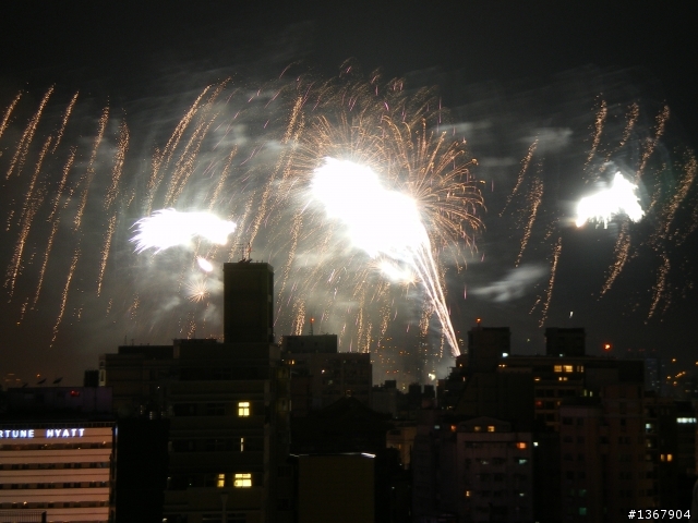 你跟了我3年了，這是我第一次這麼認真的對待你(99.10.10國慶煙火秀-淡水3-5號水門)