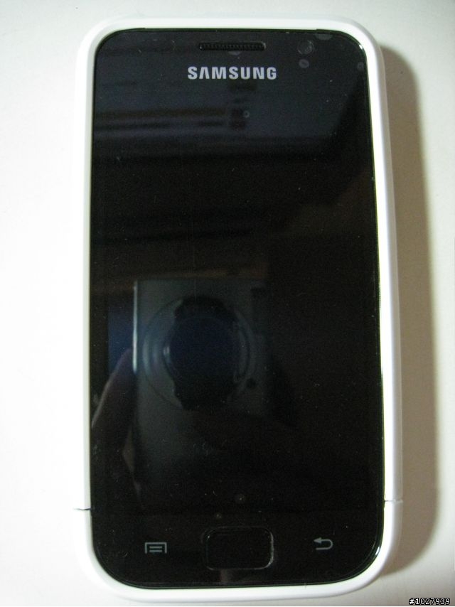 【分享】報告!!這裡有小白!!  I9000 ～ 手機保護殼 !