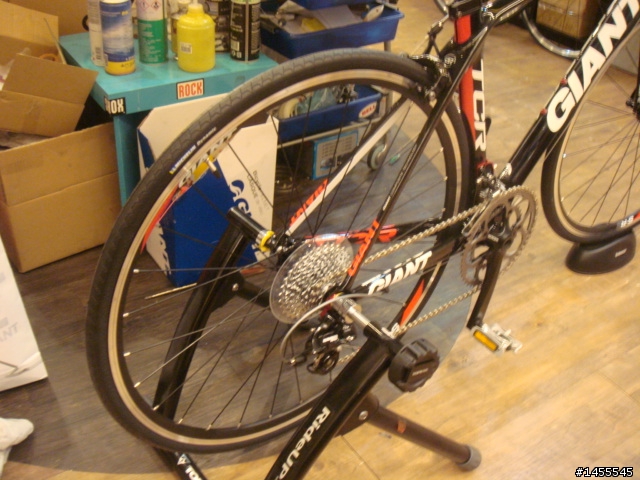 分享圖～我的第一台公路車2011年 GIANT TCR COMPOSITE SRAM APEX