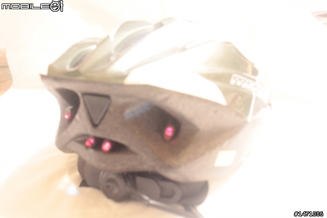 [開箱] 警示燈的另一選擇 BM TOPFIRE Flashlight for helmets