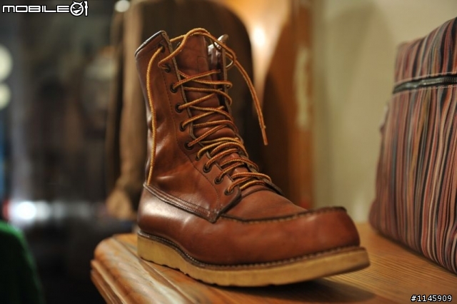 [三人三十年的臭酸接力]Red Wing Irish Setter 877 補實穿圖