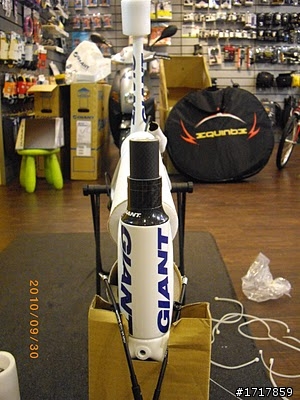 [開箱分享文] 2011 Giant TCR Adv SL Rabobank ISP，有興趣的人請參考