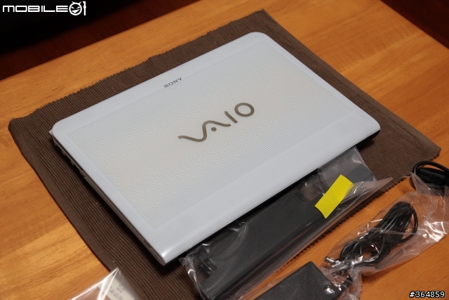 輕薄典雅 SONY VAIO VPCS135FW/P 開箱