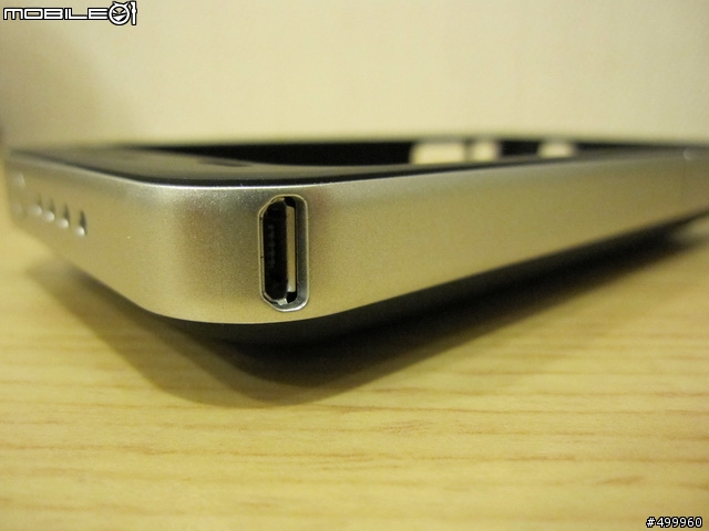 [開箱] iPhone 4 裝甲變身 !! 電量倍增 !! Mophie juice pack air for iPhone 4
