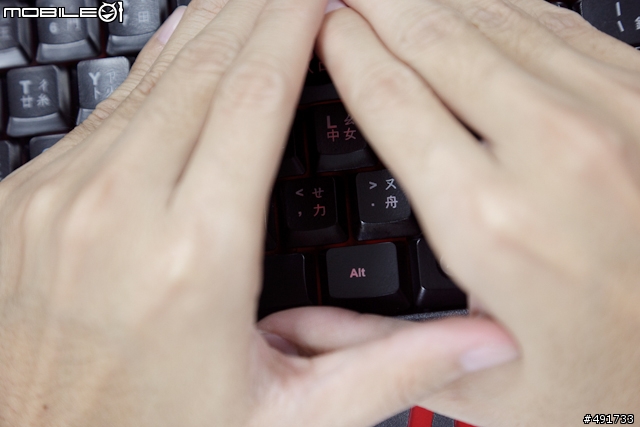 四季都讓手吹電風～曜越電競鍵盤 CHALLENGER 實測分享