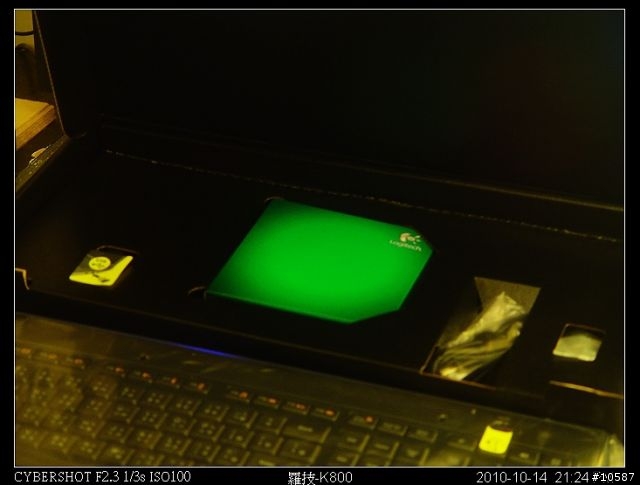 羅技無線炫光鍵盤K800-黑暗中躍動指尖的精靈