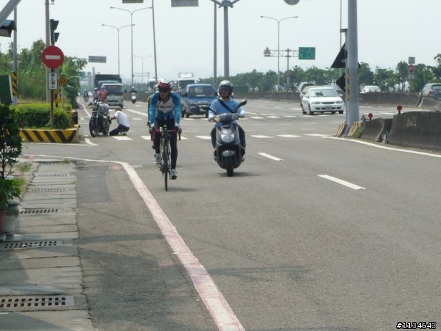 2010 西濱極限挑戰 400K - 風情海岸前加油站 約11:1X am