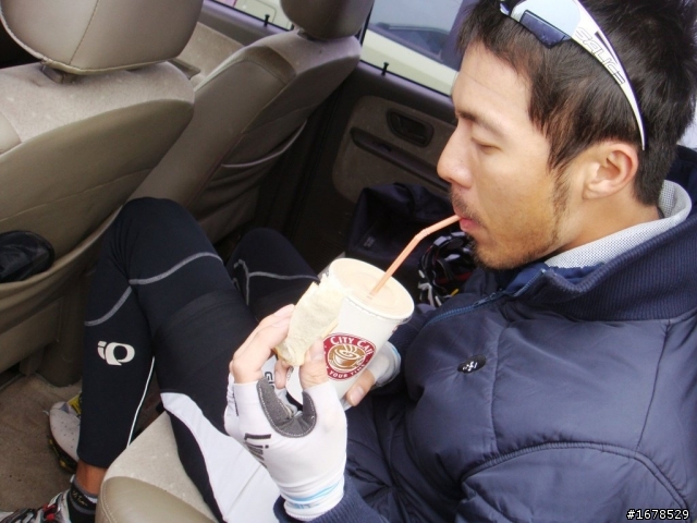 DC車隊...10/17硬要上武嶺之第一次果然很痛