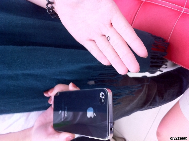 【IPHONE4】真的是很扯