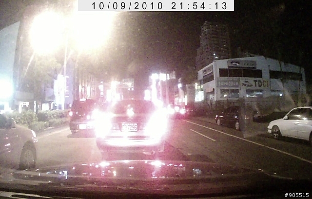 天x通二代行車記錄器夜間畫面慘不忍睹>