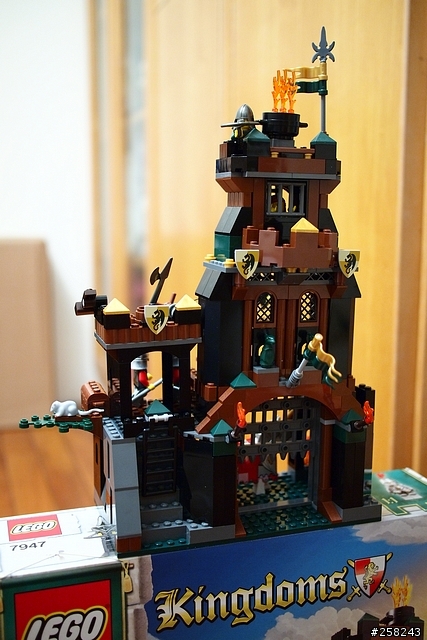 【西西分享】LEGO樂高-Kingdoms系列 監獄塔營救行動