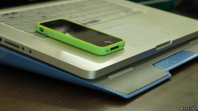Apple IPHONE4 送的原廠保護套（追加正副廠照）