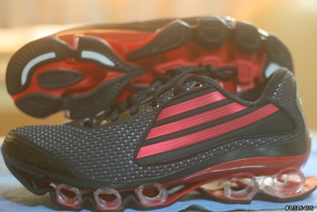 adidas Bounce Titan開箱與測試