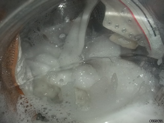 [開箱趴吐玩很大]~LG洗脫烘蒸氣加烘鞋之老婆不在回娘家~直接丟鞋進去洗XD