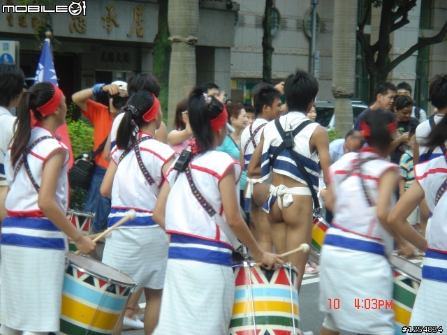國慶花車遊行沒有正妹之有圖有真相
