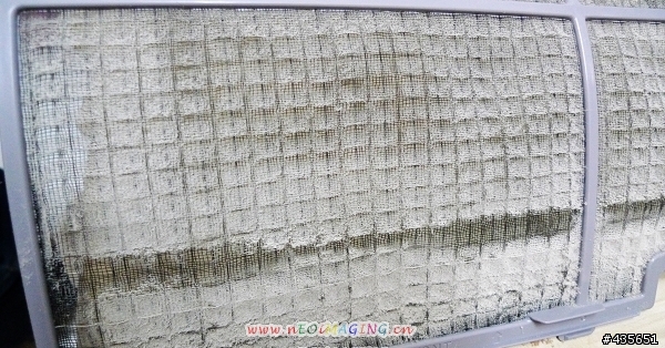 我的日立冷氣(RAS-28ST)會從出風口漏水,已請日立來修,此篇為修理情形分享(非抱怨文喔)(已PO照片)