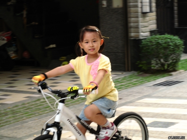 [開箱文]我家公主的第一輛MTB--MERIDA DAKER 2.0 / LADY