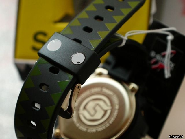 早起鳥兒 成功入荷 G-SHOCK DW6900 X Subcrew