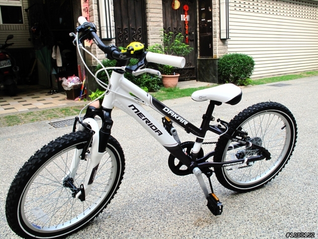 [開箱文]我家公主的第一輛MTB--MERIDA DAKER 2.0 / LADY