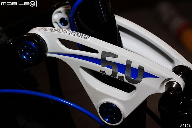 2011 GIANT Trance X2 開箱文 （圖多）2010/12/16 新增爆亮頭燈！2011/03/19 新增GARMIN EDGE 800!