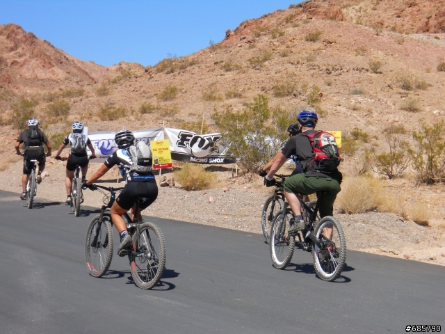 [分享] DH @ Dear valley, Utah、Bootleg canyon, Vegas & Canfieldbrothers