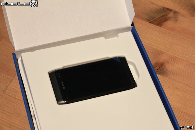 [搶鮮開箱] Nokia N8 黑魂版