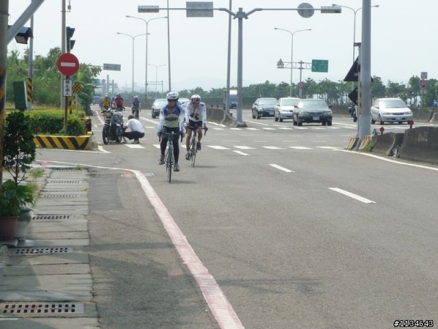2010 西濱極限挑戰 400K - 風情海岸前加油站 約11:1X am