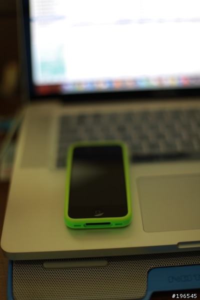 Apple IPHONE4 送的原廠保護套（追加正副廠照）